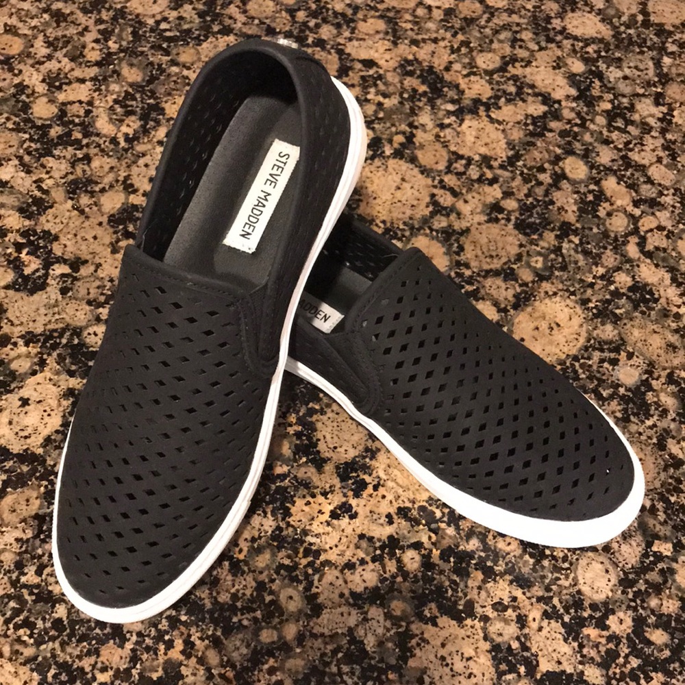 Steve Madden Zeena Slip-on Sneaker in Black